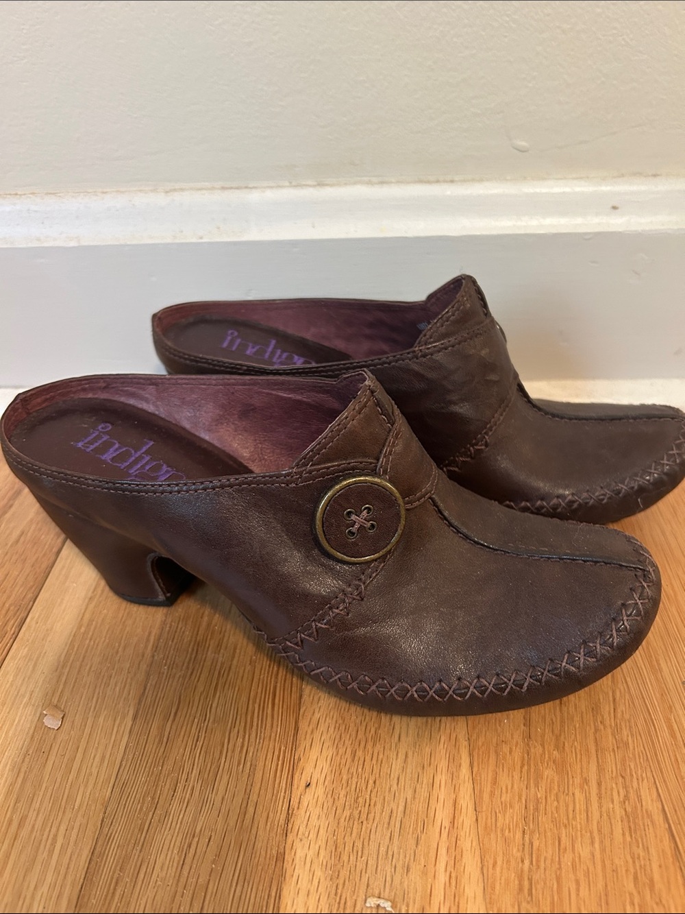Indigo Brown Leather Button-Detail Clogs